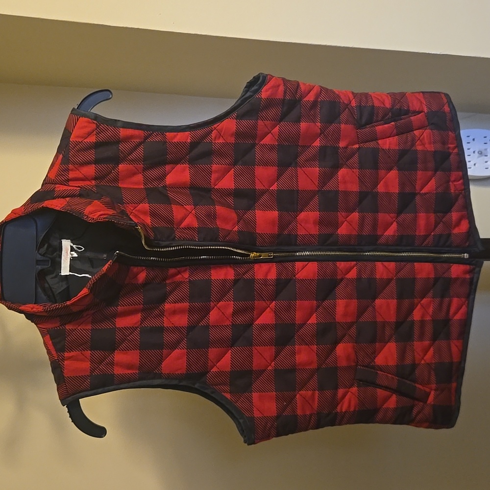Woman's Plaid Quilted Vest with Zipper